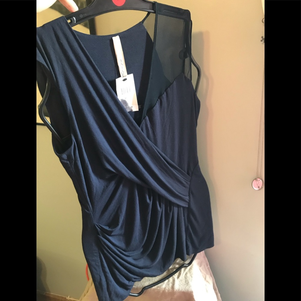 BAILEY44
Navy blue Top 
Size M